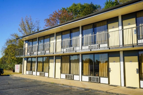 Sunset Inn Clarksville image 18