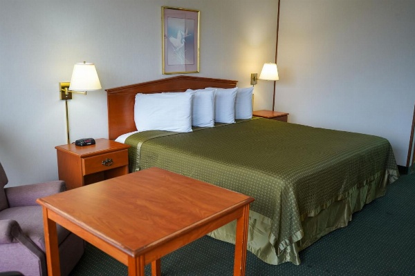 Sunset Inn Clarksville image 2