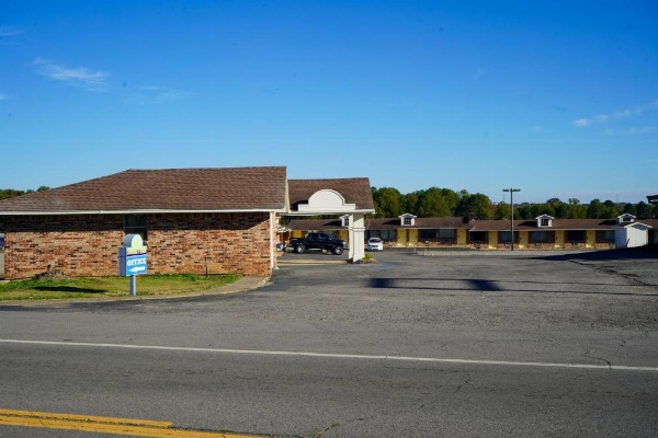 Sunset Inn Clarksville image 22