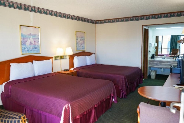 Sunset Inn Clarksville image 25