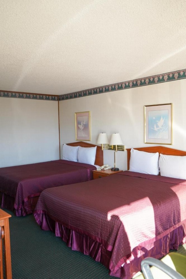 Sunset Inn Clarksville image 30