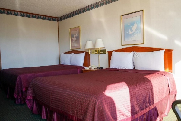 Sunset Inn Clarksville image 46