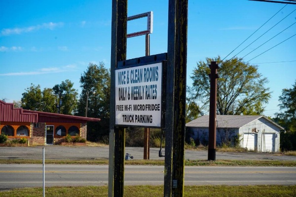 Sunset Inn Clarksville image 6