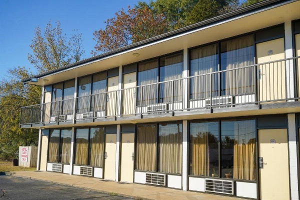 Sunset Inn Clarksville image 9